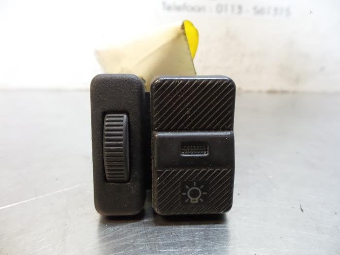 Commutateur lumière d'un Volkswagen Passat (Passat 88-), Volkswagen, -, 3 mois de garantie, Utilisé