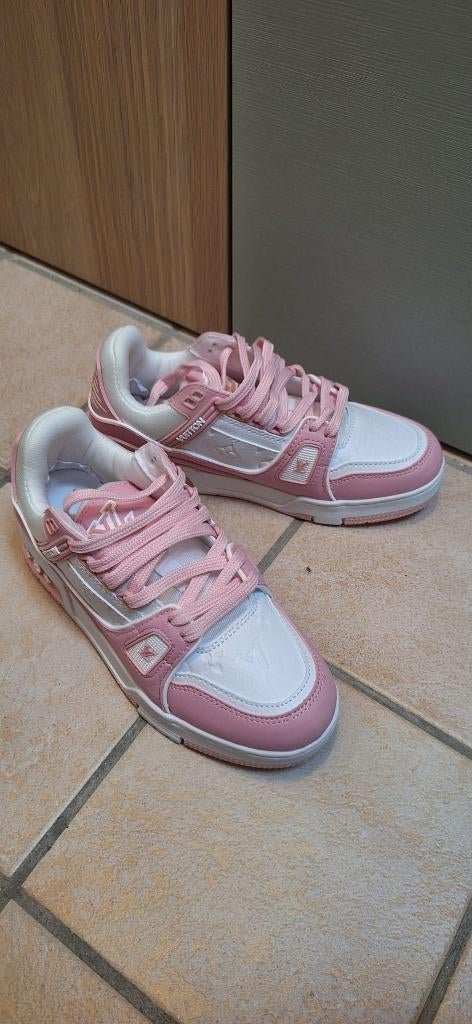 Baskets style Louis Vuitton pointure 38 neuves, Neuf, Enlèvement ou Envoi, Sneakers et Baskets, Blanc