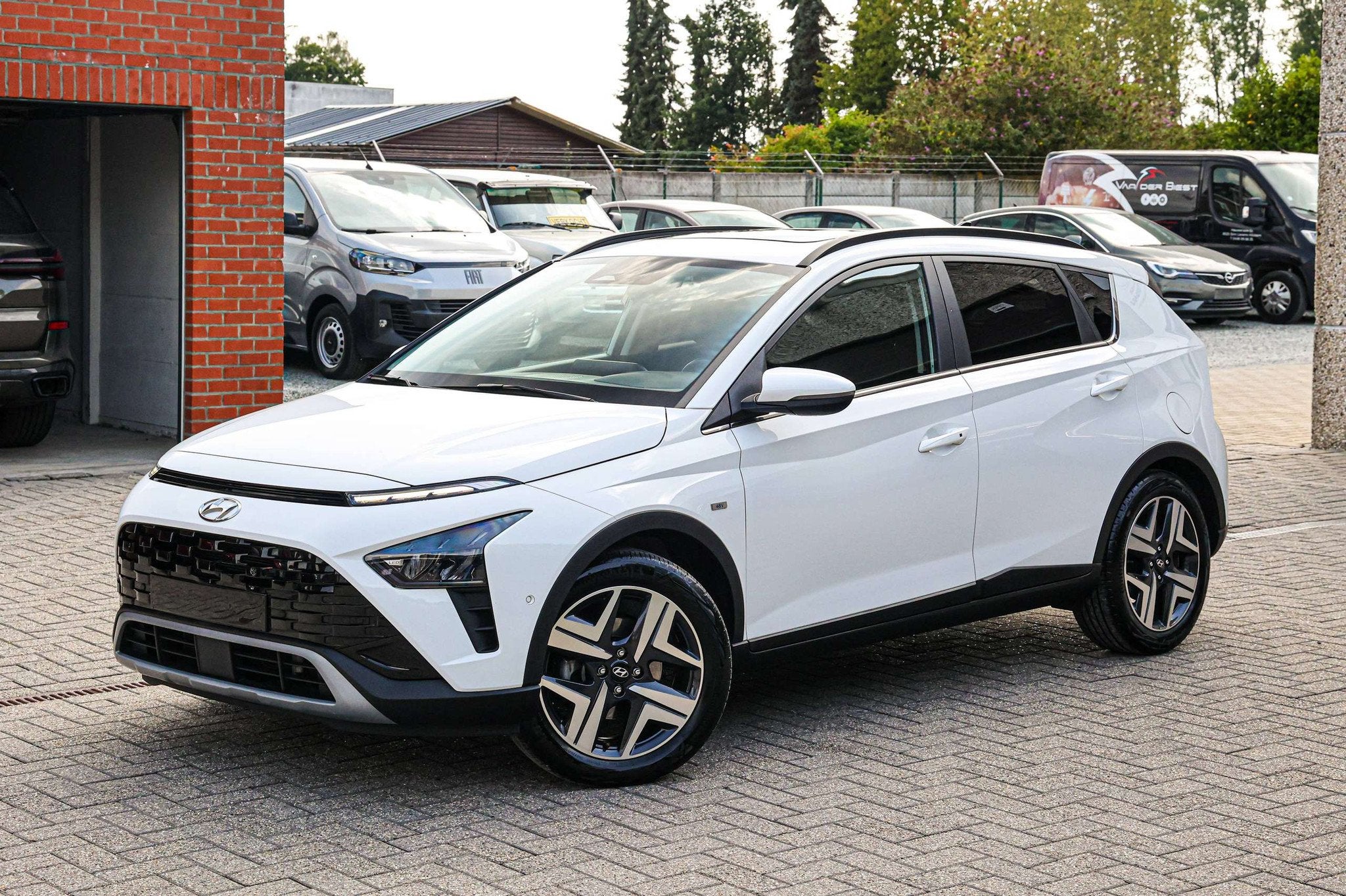 Hyundai Bayon OPEN-DAK*STUUR+ZETELVERWARMING*ACHTERUITRIJCAM, Autos, Hyundai, 121 g/km, 998 cm³, Euro 6, Entreprise