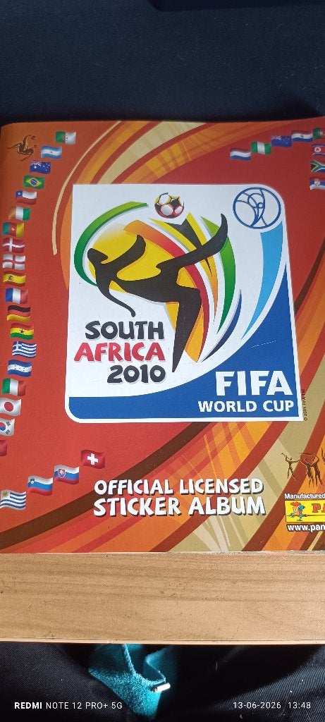 COUPE DU MONDE DE PANINI 2010 ET FOOTBALL 2009 (B), Collections, Enlèvement ou Envoi, Comme neuf, Affiche, Image ou Autocollant