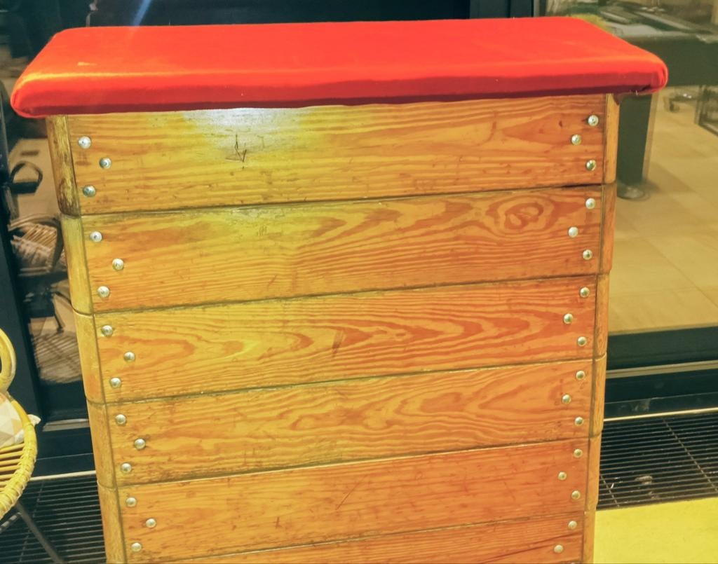 Meuble de sport vintage à plinthe, Enlèvement