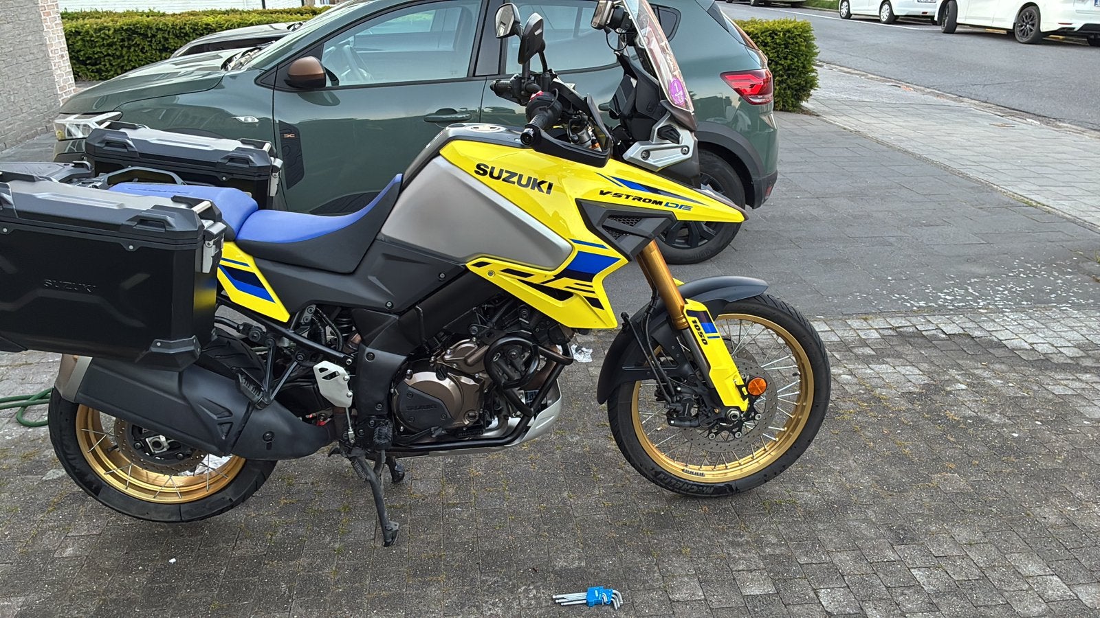 Suzuki V strom 1050De, Ophalen, Gebruikt