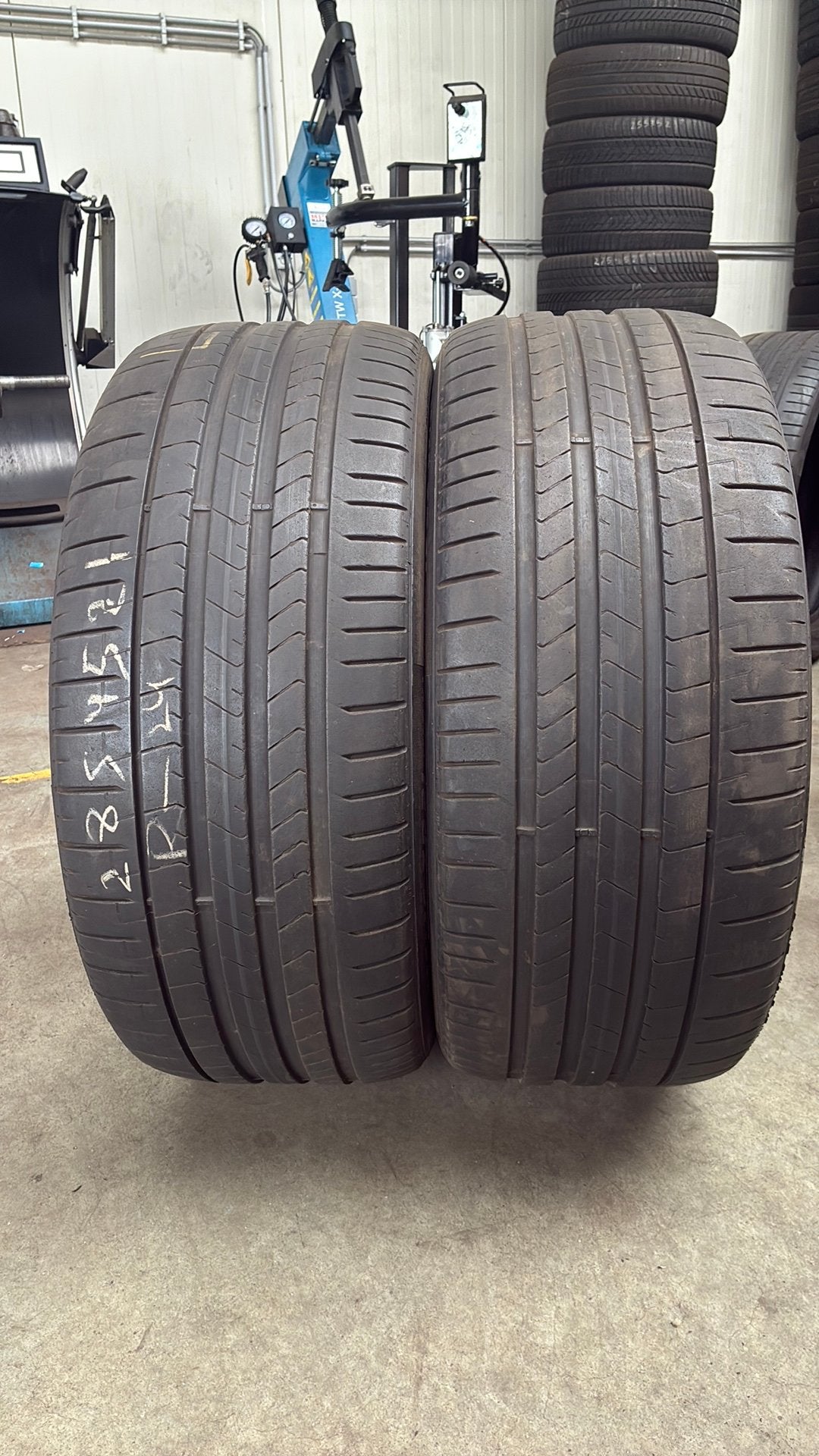 Pneus d'été 2854521 285/45/21 285/45R21 marque Pirelli, Enlèvement