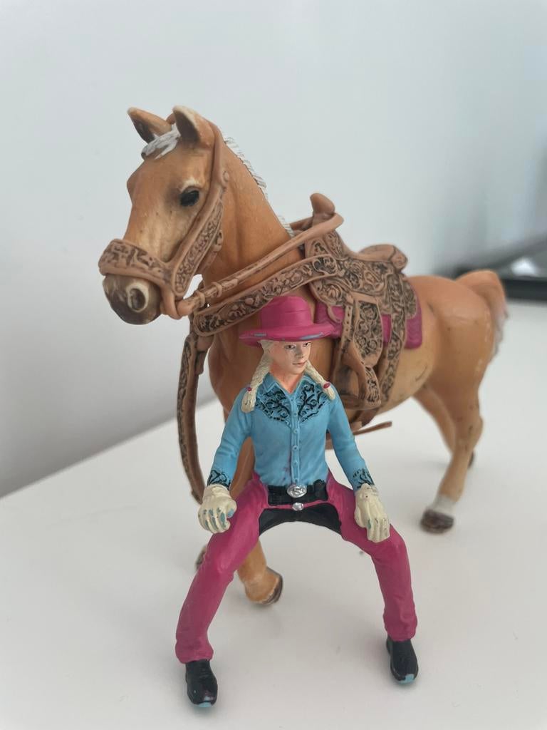 Schleich paard met ruiter western stijl te koop, Ophalen, Zo goed als nieuw, Paard