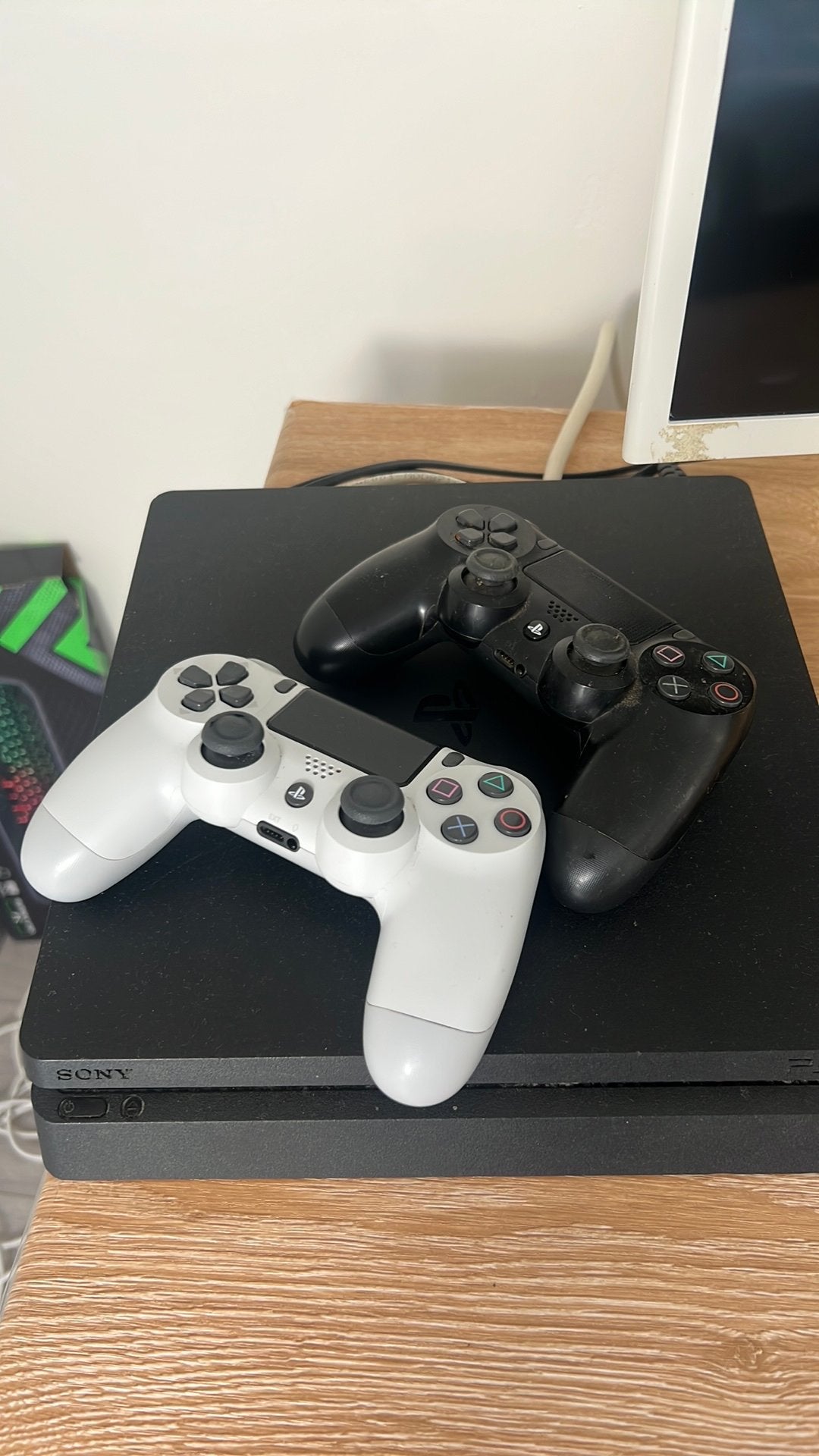 PLAYSTATION 4 MET 2 CONTROLLERS, Games en Spelcomputers, Spelcomputers | Sony PlayStation 4, Ophalen, Zo goed als nieuw, Met 2 controllers