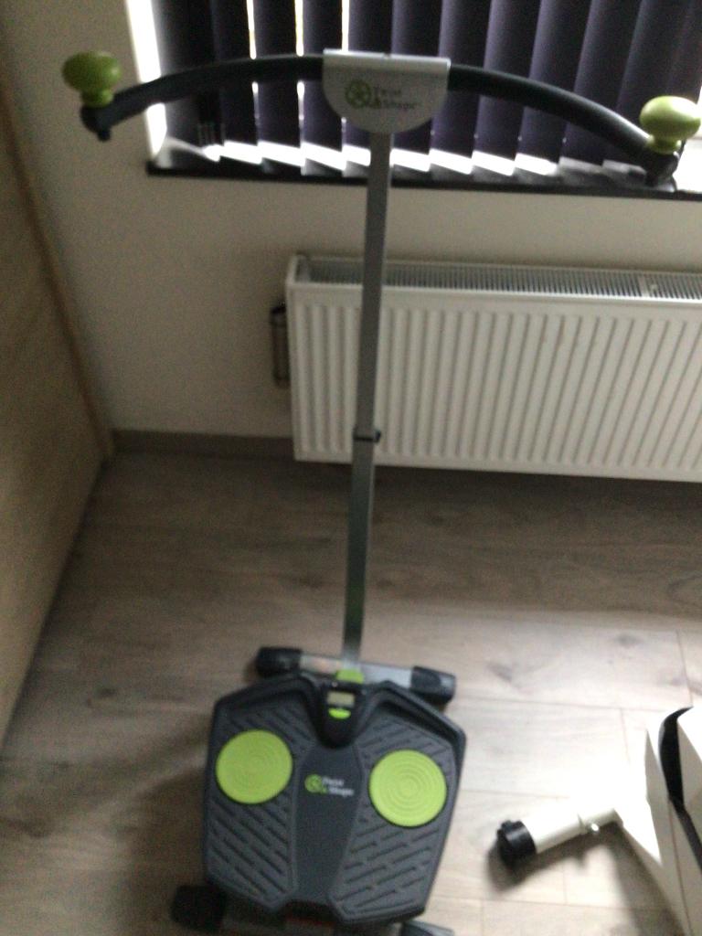 Twist en shape, Ophalen, Zo goed als nieuw, Benen