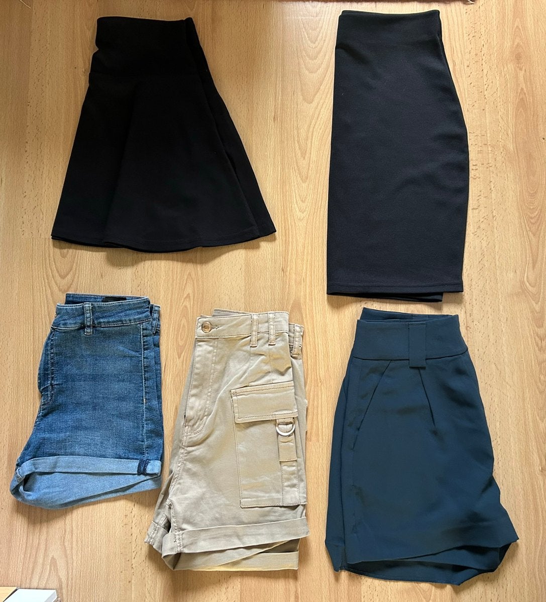 Pakket shorten en rokken XS en S, Vêtements | Femmes, Packs de vêtements pour femmes, Enlèvement, Comme neuf