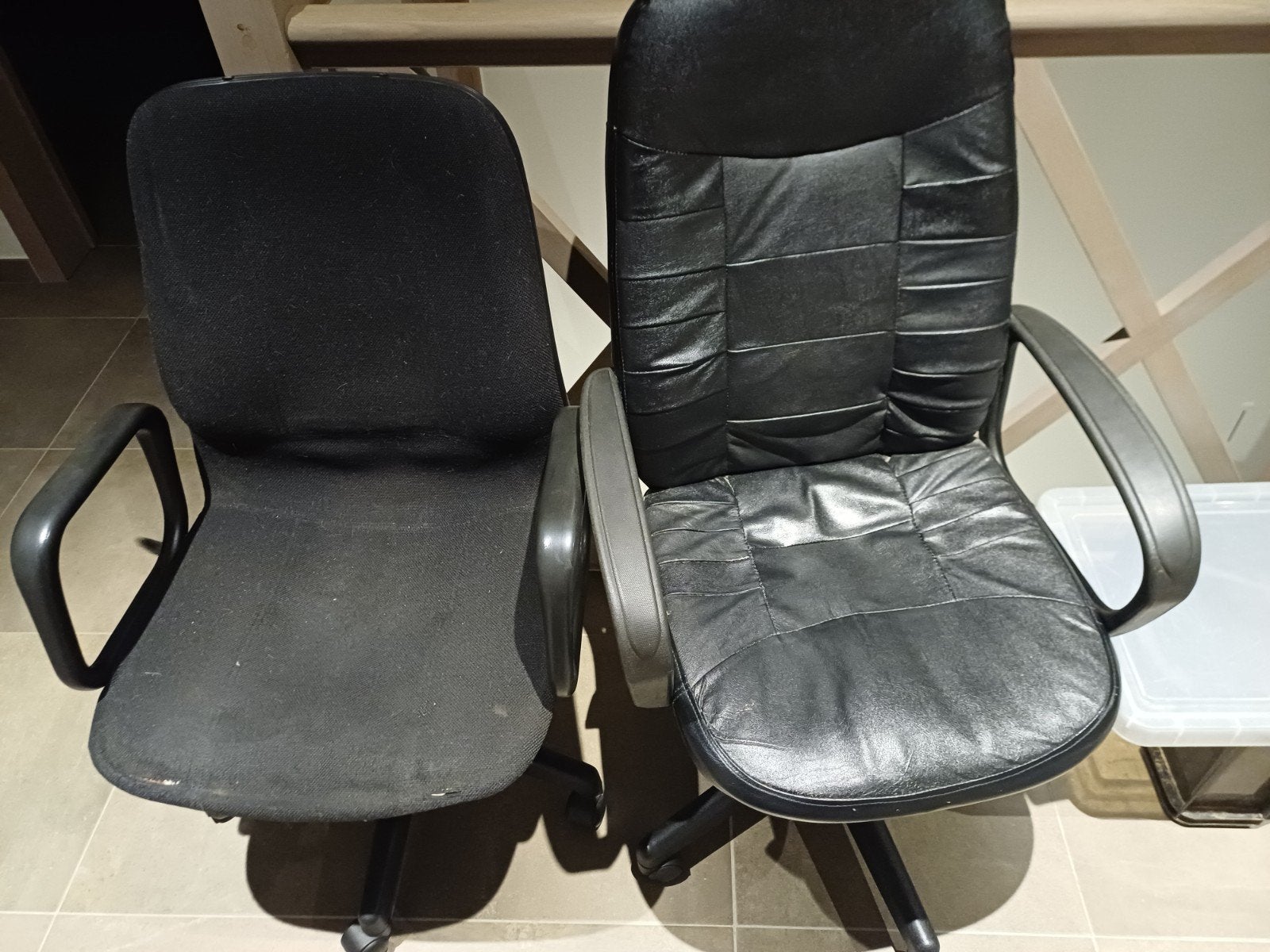 Retrait gratuit, Maison & Meubles, Enlèvement, Utilisé, Noir, Chaise de bureau