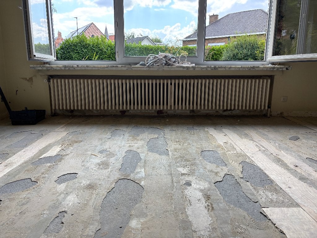Gietijzeren Radiator – 57 Leden – L292 x H42 cm, Doe-het-zelf en Bouw, Verwarming en Radiatoren, Ophalen, Gebruikt, Radiator