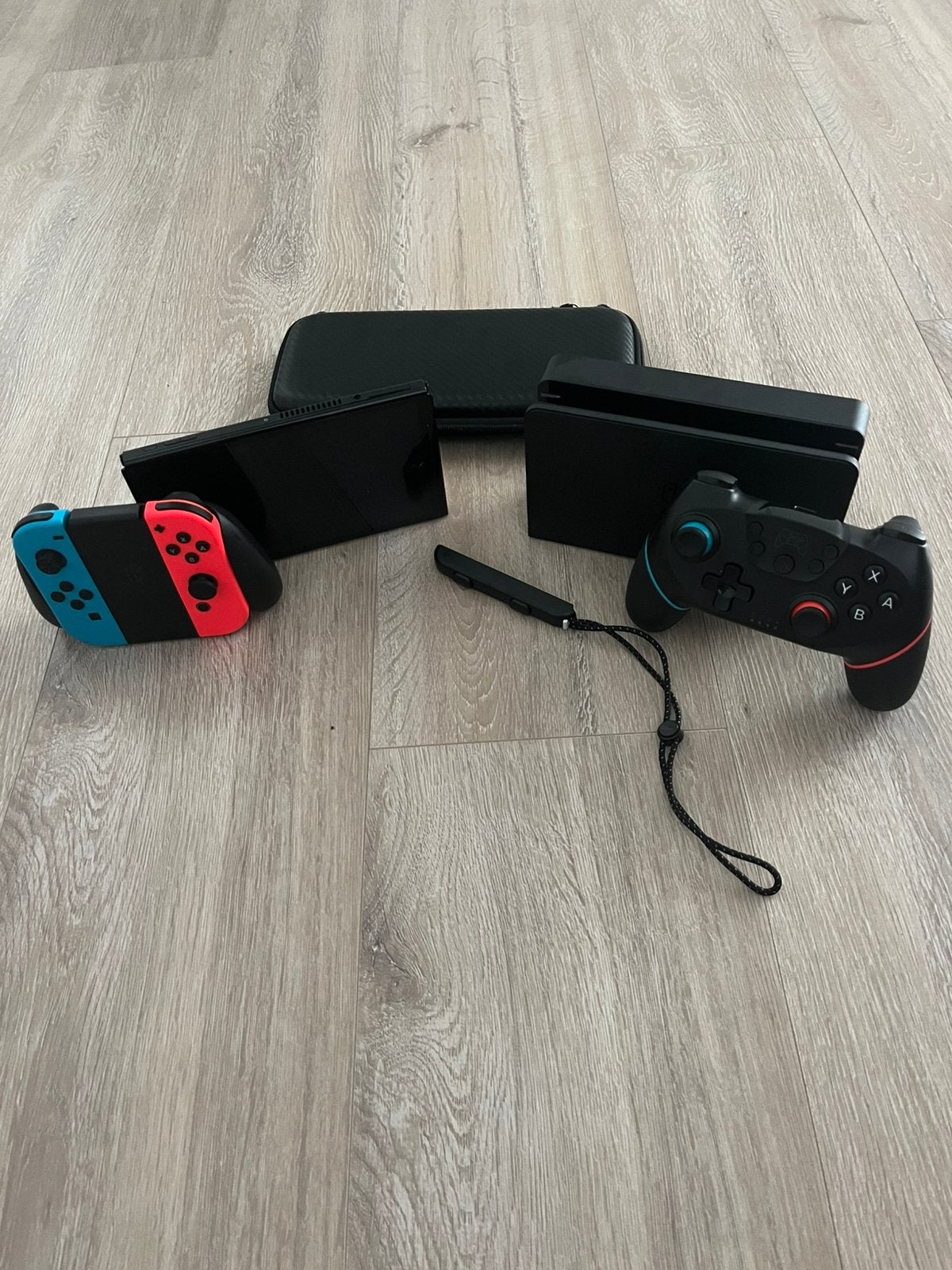 Nintendo switch met accesoires, Ophalen, Gebruikt, Overige controllers, Draadloos