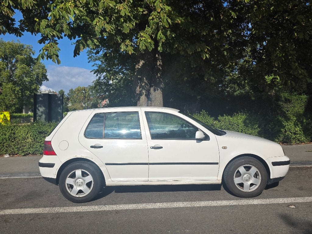VW Golf IV 1.6 Essence 5p - Très bon état, Autos, Volkswagen, Boîte manuelle, Noir, 5 portes, 5 places