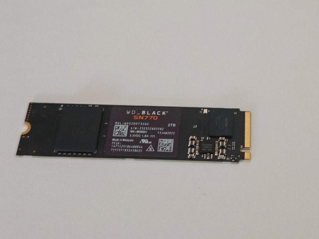 SSD WD Black 2TB, bijna nieuw, nieuwprijs 420€, Computers en Software, Ophalen of Verzenden, 2 TB, SSD