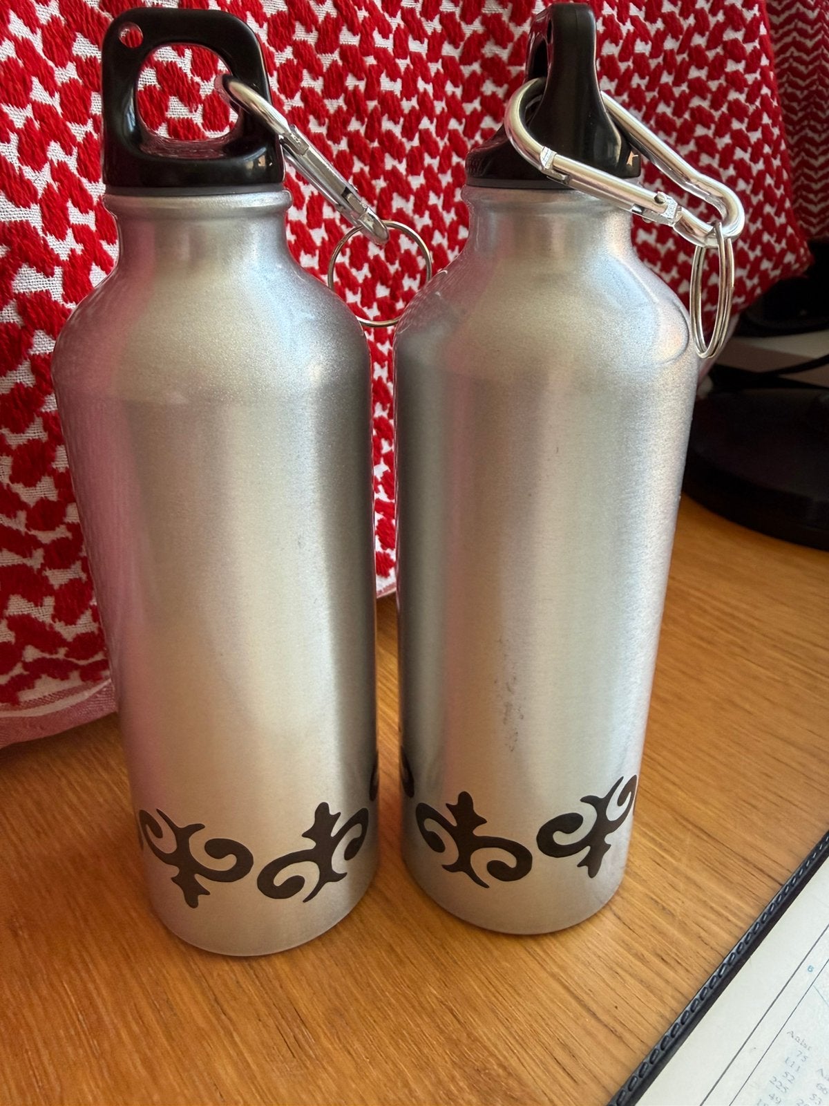 2 drinkflessen uit Kirgizië, Ophalen of Verzenden, Nieuw