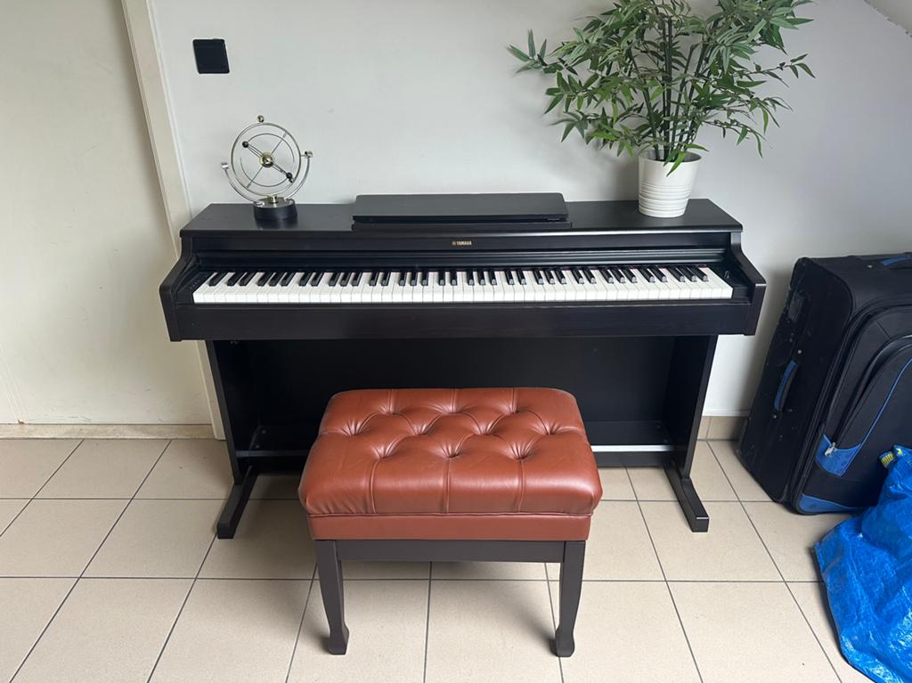 Yamaha Arius YDP-164 Digitale piano, Muziek en Instrumenten, Ophalen, Zo goed als nieuw, Piano
