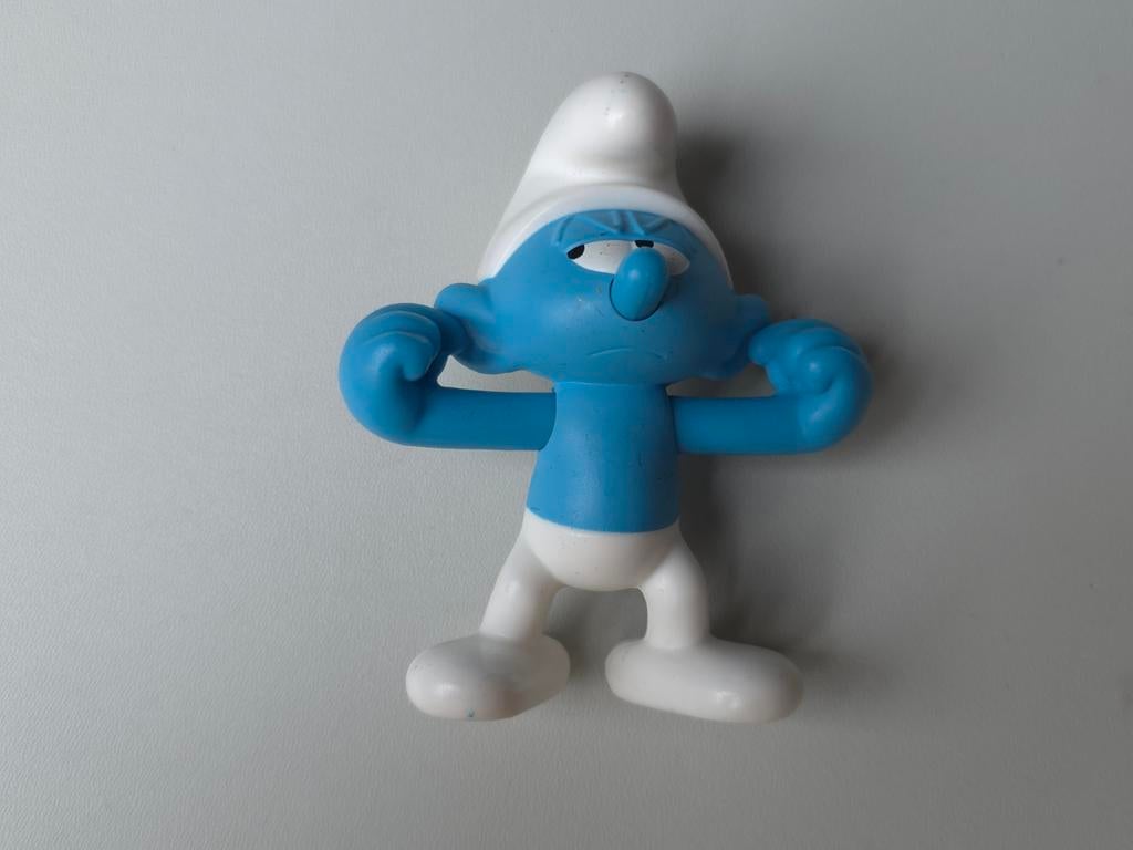 Figurine Schtroumpf qui se bouche les oreilles, Collections, Schtroumpfs, Envoi, Comme neuf, Autres Schtroumpfs, Poupée, Figurine ou Peluche