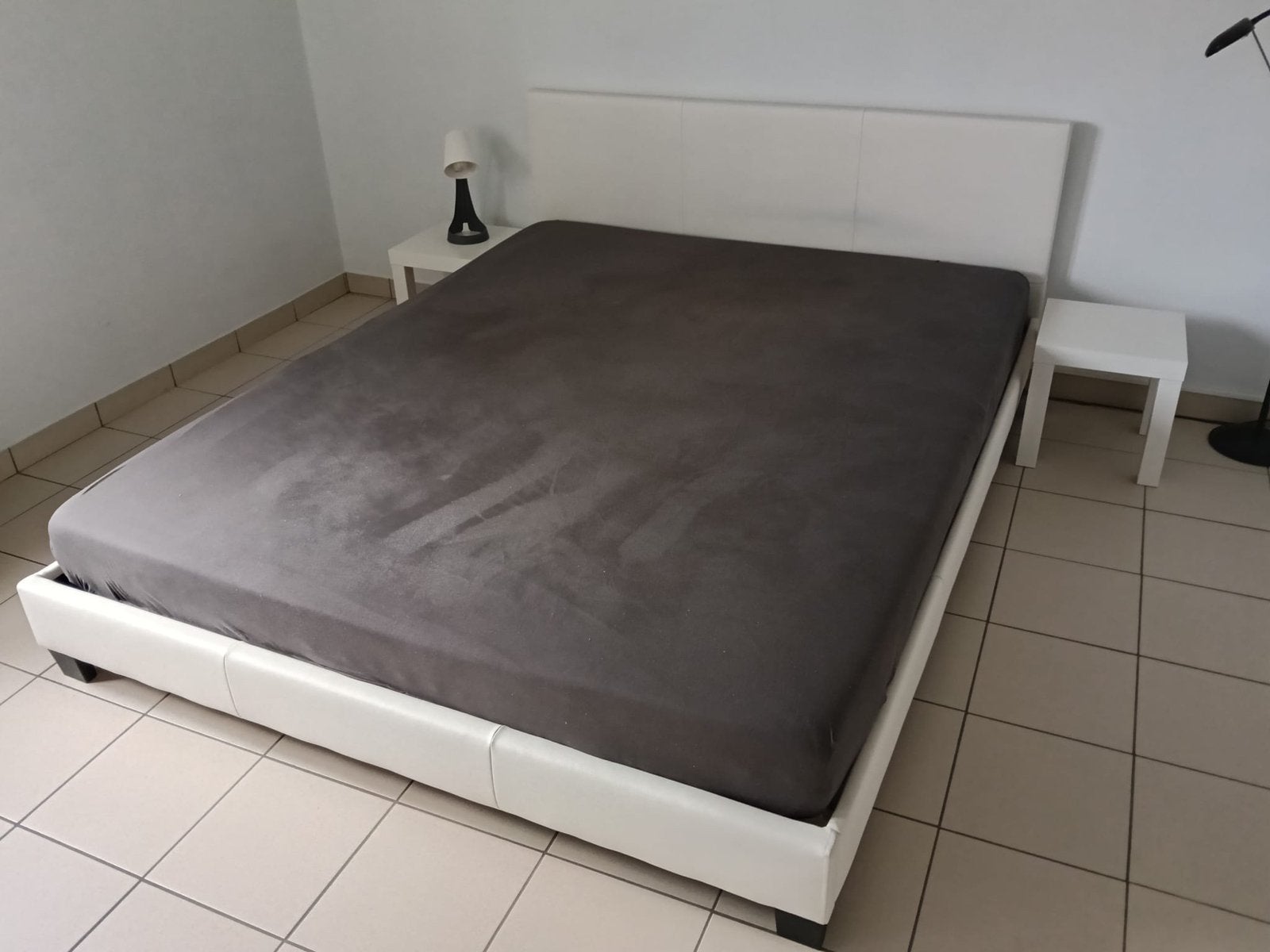 Bed inclusief matras & nachtkastjes, Huis en Inrichting, Ophalen, Gebruikt, Wit, Tweepersoons