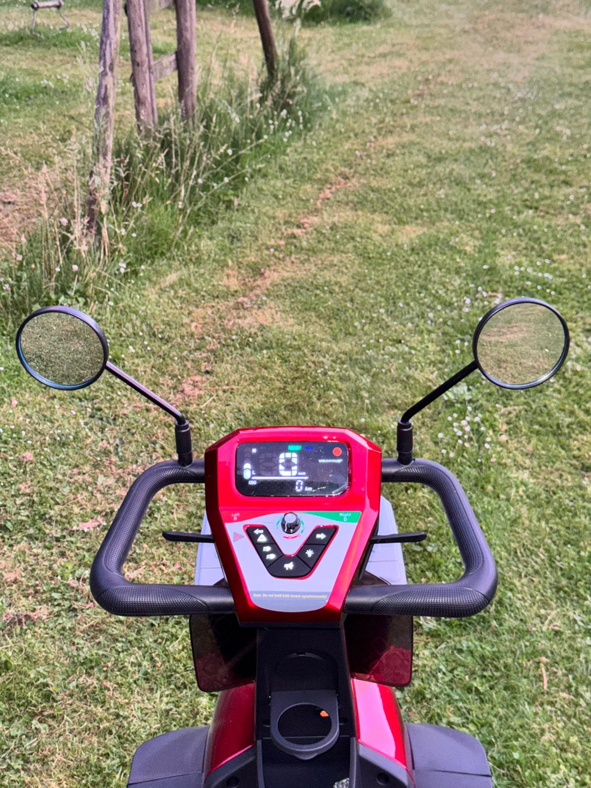 2026 MOBIETECH F4 Scootmobiel - met uitneembare lithium accu, Diversen, Rolstoelen, Ophalen of Verzenden, Inklapbaar, Zo goed als nieuw