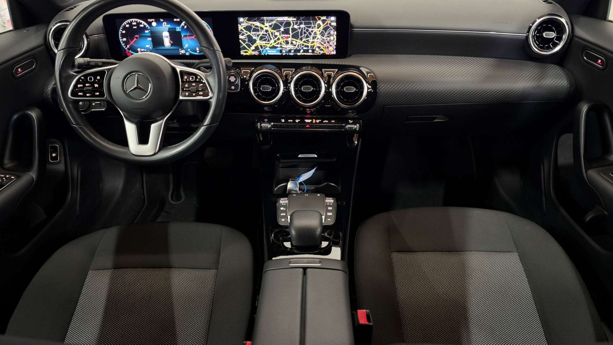 Mercedes-Benz CLA 180 d*Garantie*EURO 6d*Automaat*LED*Parkee, Auto's, Automaat, Stof, Gebruikt, 4 cilinders