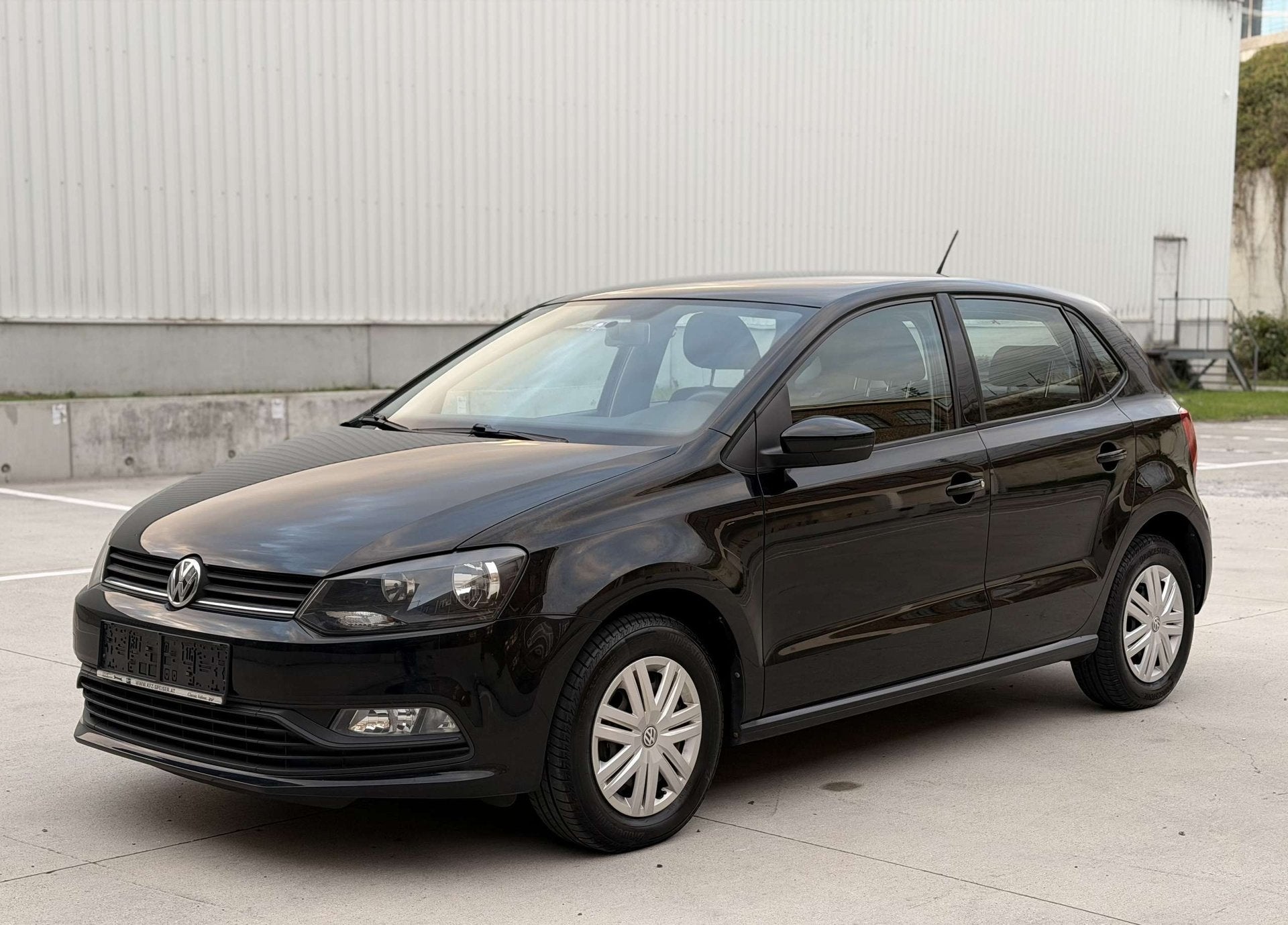 Volkswagen Polo 1.0 BENZINE • EERSTE EIGENAAR • GARANTIE, Auto's, Dealer onderhouden, Stof, Gebruikt, Zwart