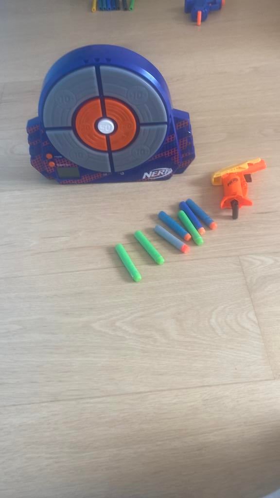 1 petite cible électrique Nerf+ et 7 balles, Enlèvement ou Envoi, Comme neuf