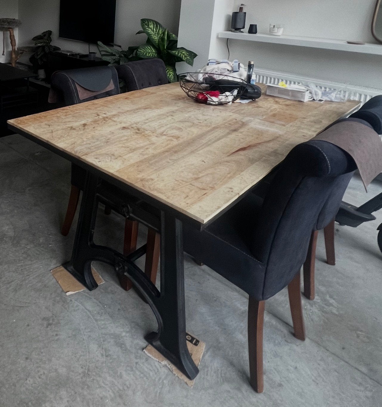 Eettafel, kapstok en schoenrek, tv kast, kast, salok tafel, Ophalen, Gebruikt, Industrieel
