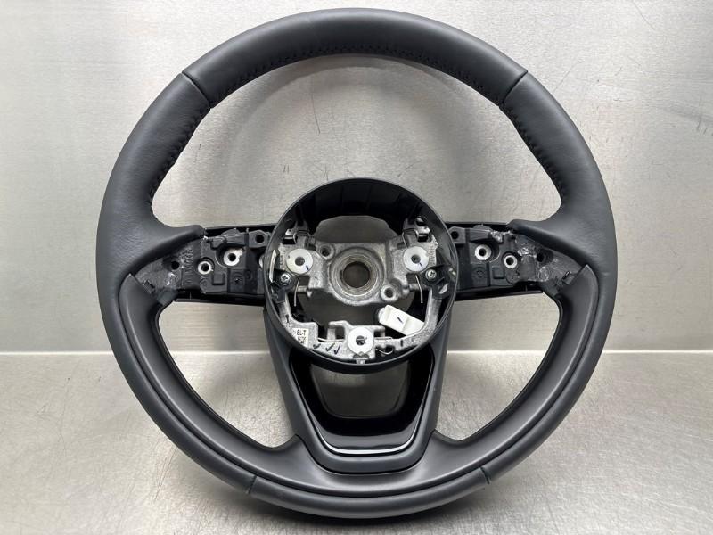 VOLANT DIRECTION Toyota Yaris Cross (PB1 / PJ1) (01-2020/-), Utilisé, Toyota