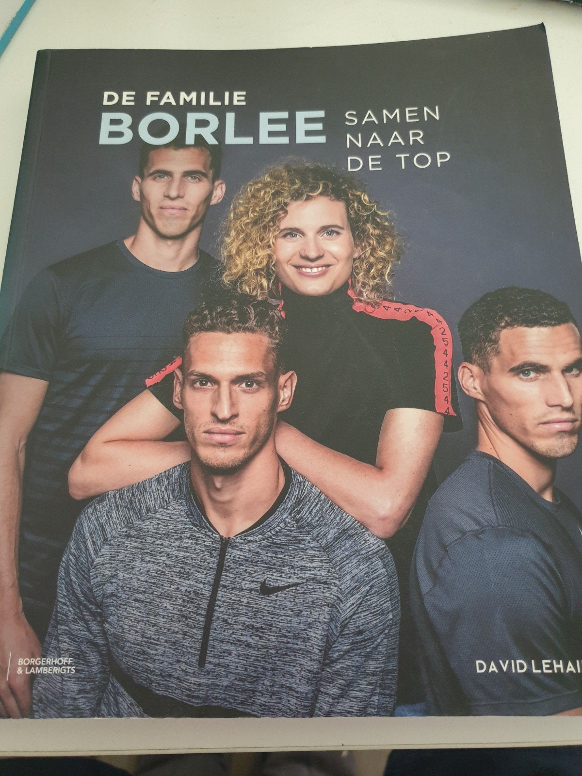 David Lehaire - De Familie Borlée, Ophalen of Verzenden, Zo goed als nieuw, David Lehaire