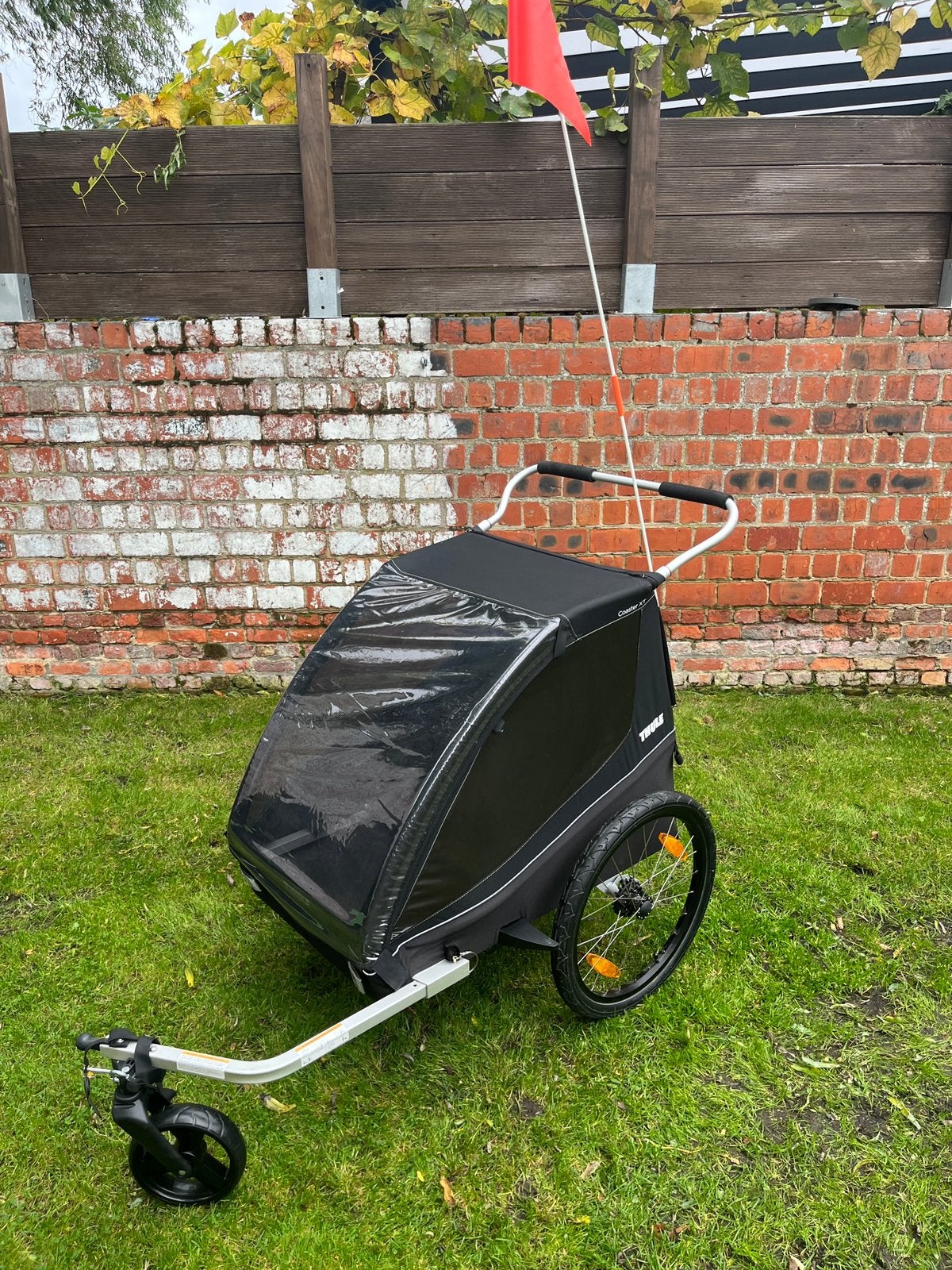 Thule Fietskar, Coaster 2 XT, black, Ophalen, Zo goed als nieuw, Kinderkar, Opvouwbaar