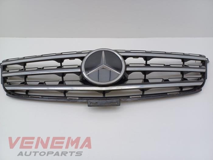 Calandre d'un Mercedes ML-Klasse (NVT), 3 mois de garantie, Utilisé, -, -