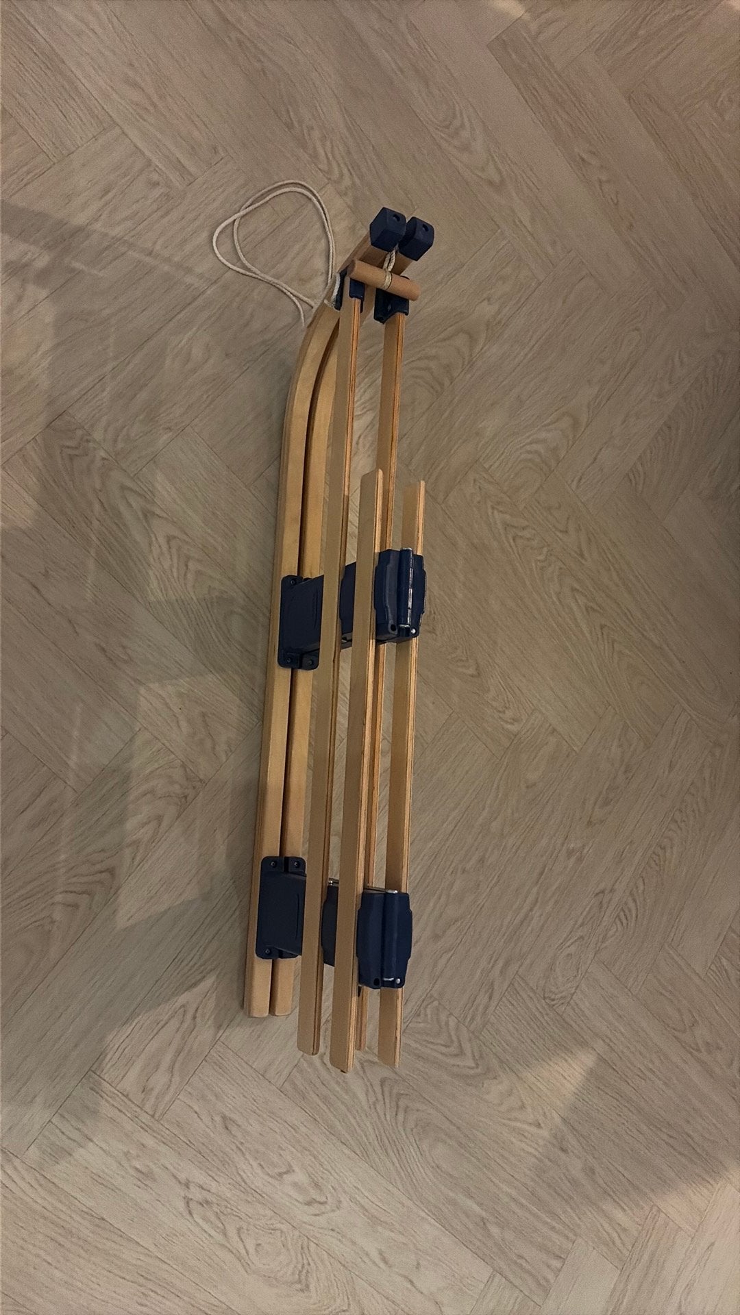 Houten slee, Ophalen, Zo goed als nieuw