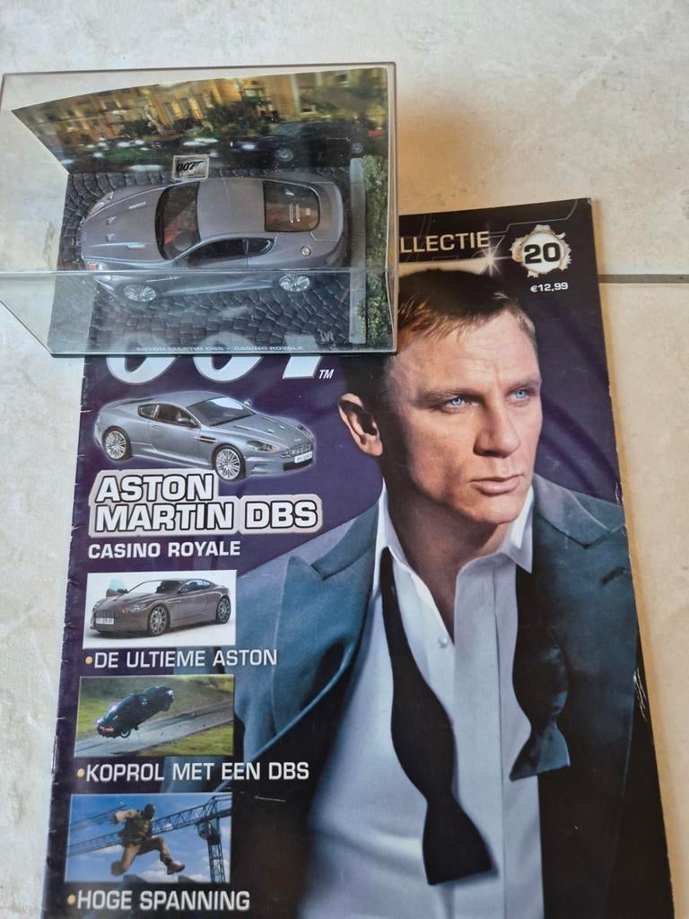 1.43 james bond auto met boekje nr 20 aston martin, Enlèvement ou Envoi, Voiture