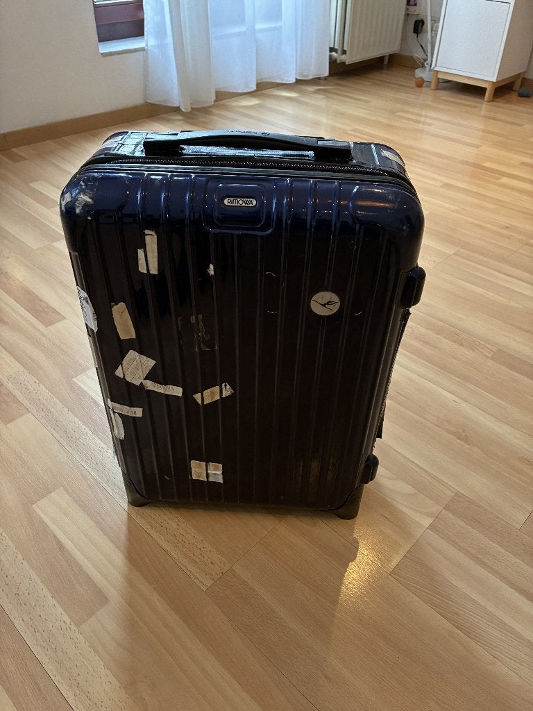 RIMOWA Lufthansa Edition Salsa (2-Wheel Cabin), Bijoux, Sacs & Beauté, Valises, Utilisé, Plastique souple, 50 à 60 cm, 35 à 45 cm