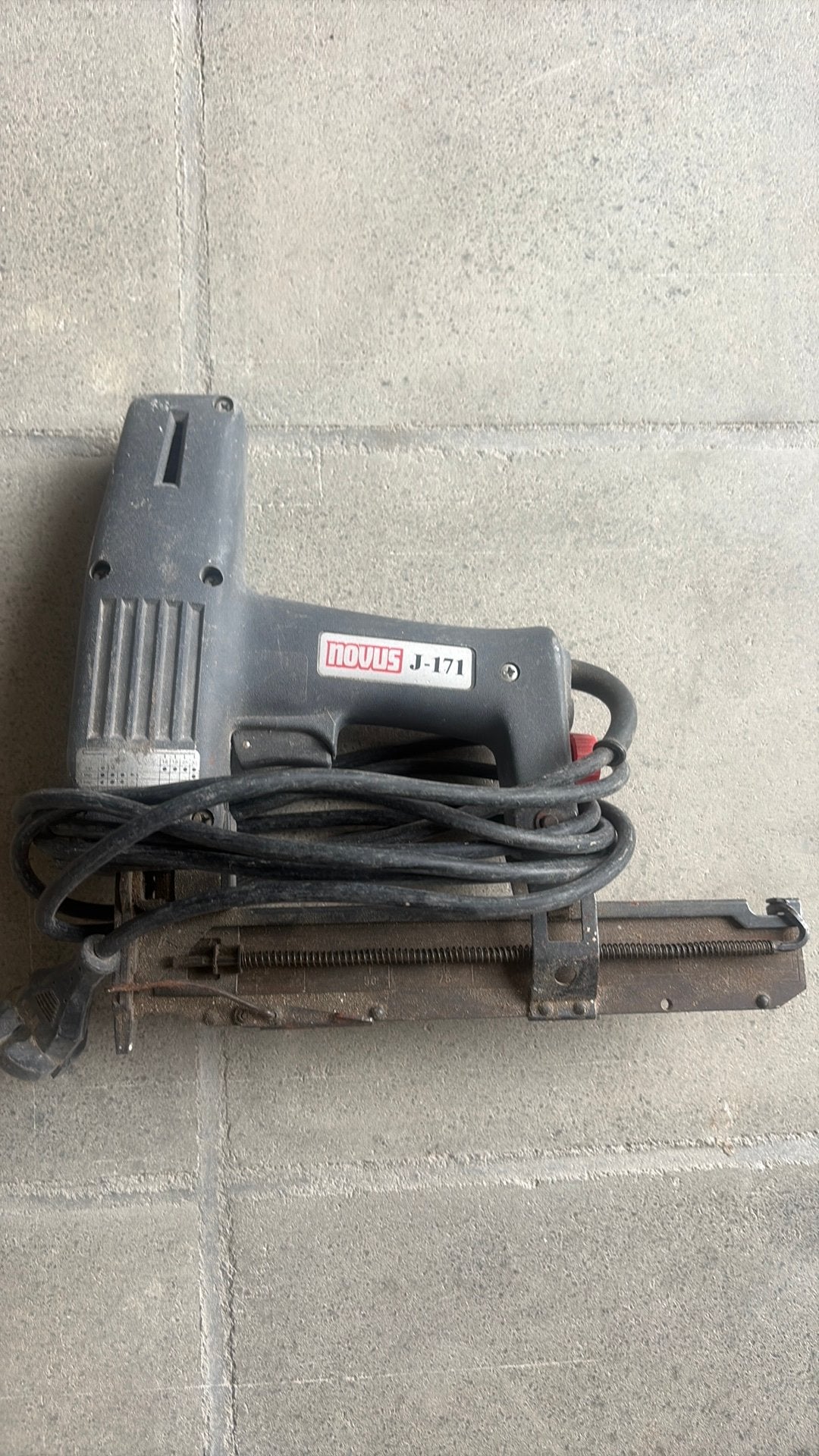 Electrisch nietpistool ( werkt perfect), Doe-het-zelf en Bouw, Ophalen, Gebruikt, Overige typen