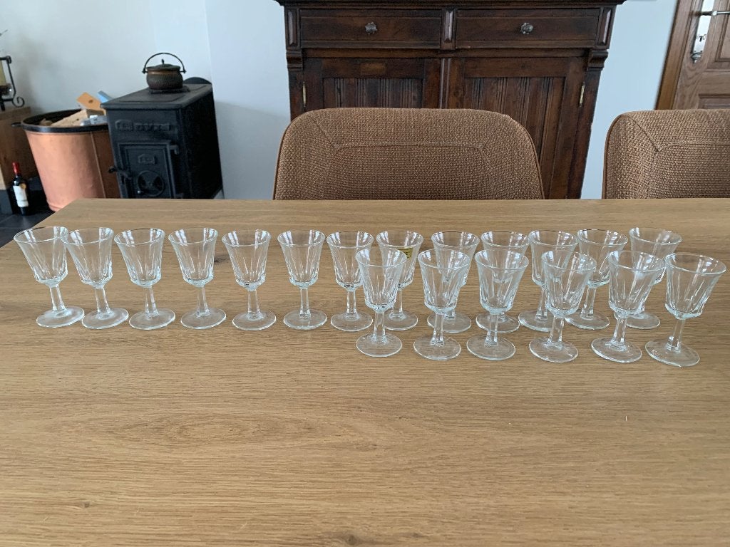 19 vintage Luminarc (Verrerie d'Arques) borrelglaasjes, Enlèvement