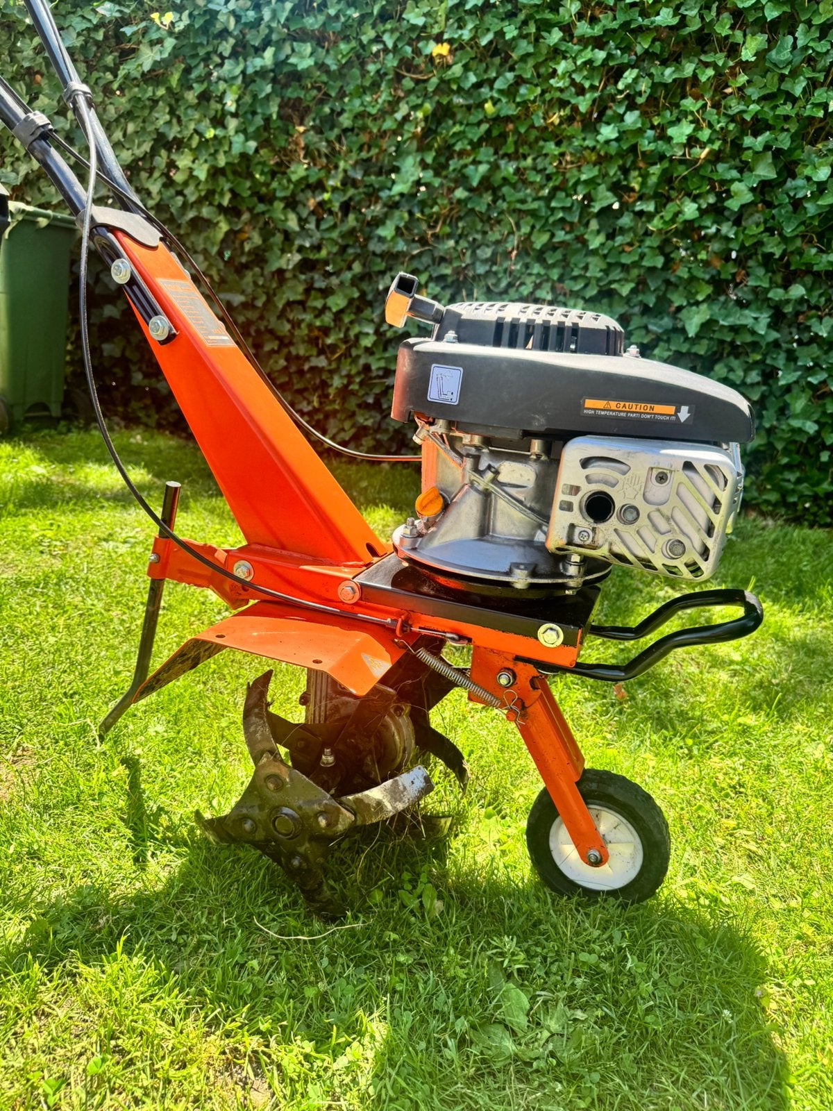 Bijna nieuwe tuinfrees, Tuin en Terras, Grasmaaiers, Ophalen, Zo goed als nieuw