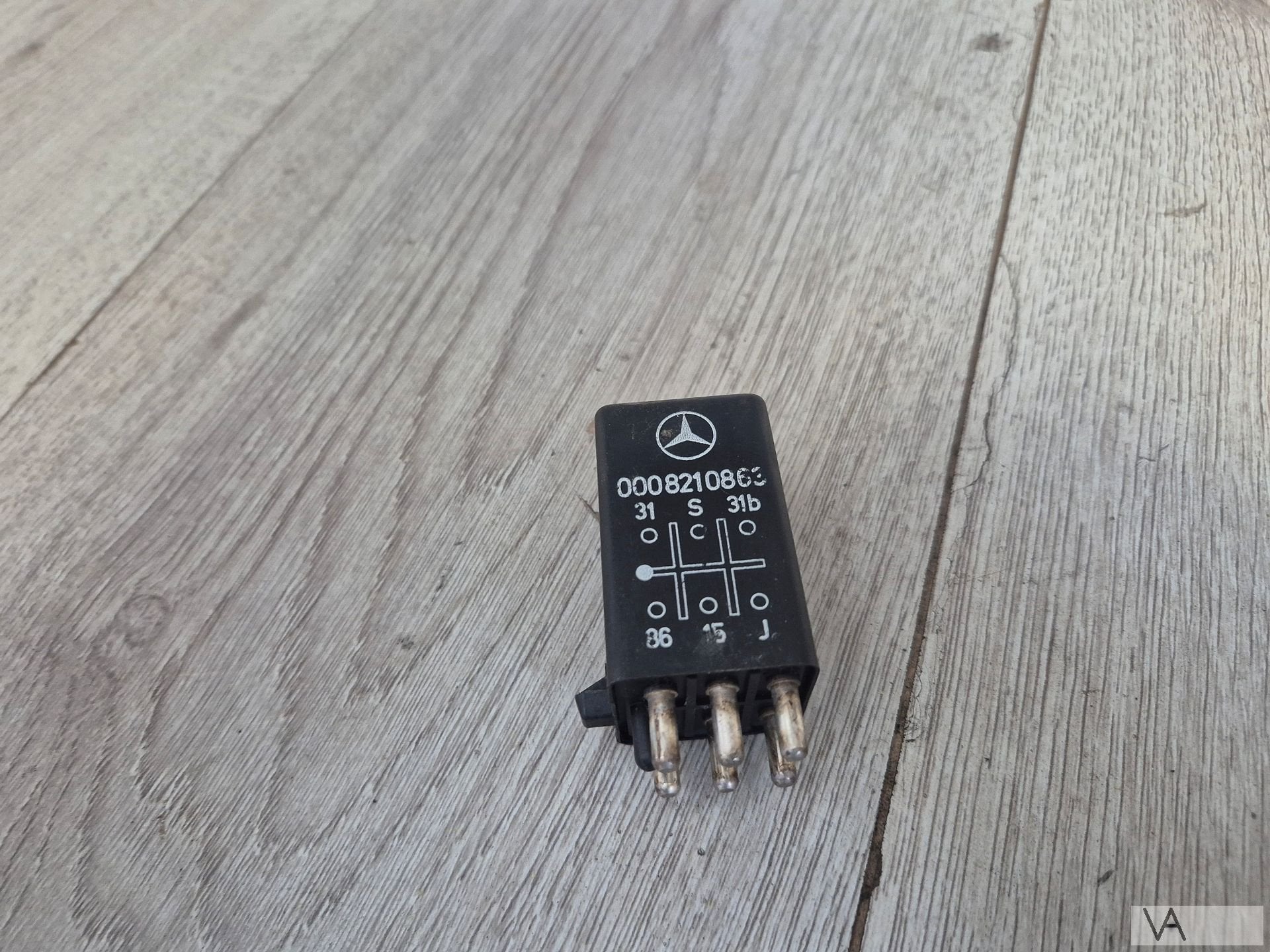 Ruitenwisse relais van Mercedes W124 W126 SL R107 0008210863, Utilisé, -, -, Enlèvement ou Envoi