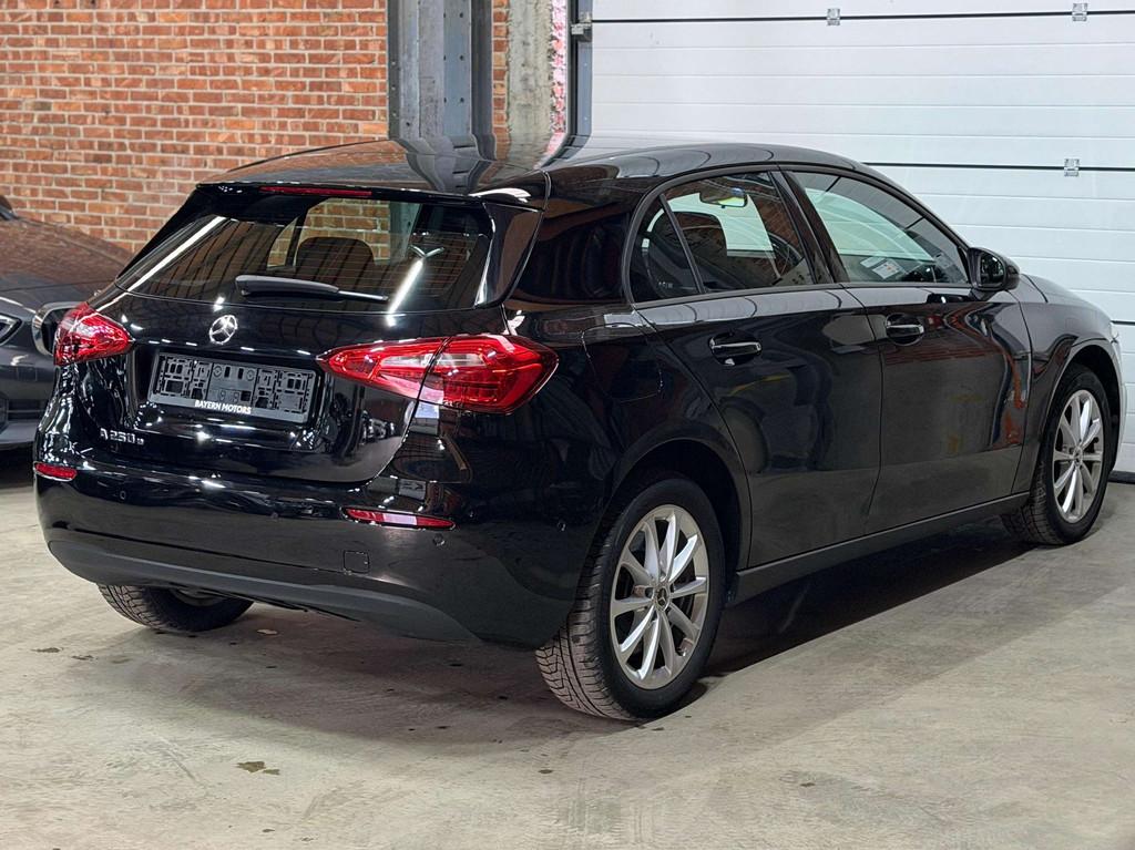 Mercedes-Benz A 250 e Plug in Hybride Benzine Garantie, Auto's, Mercedes-Benz, Automaat, Stof, Gebruikt, 4 cilinders