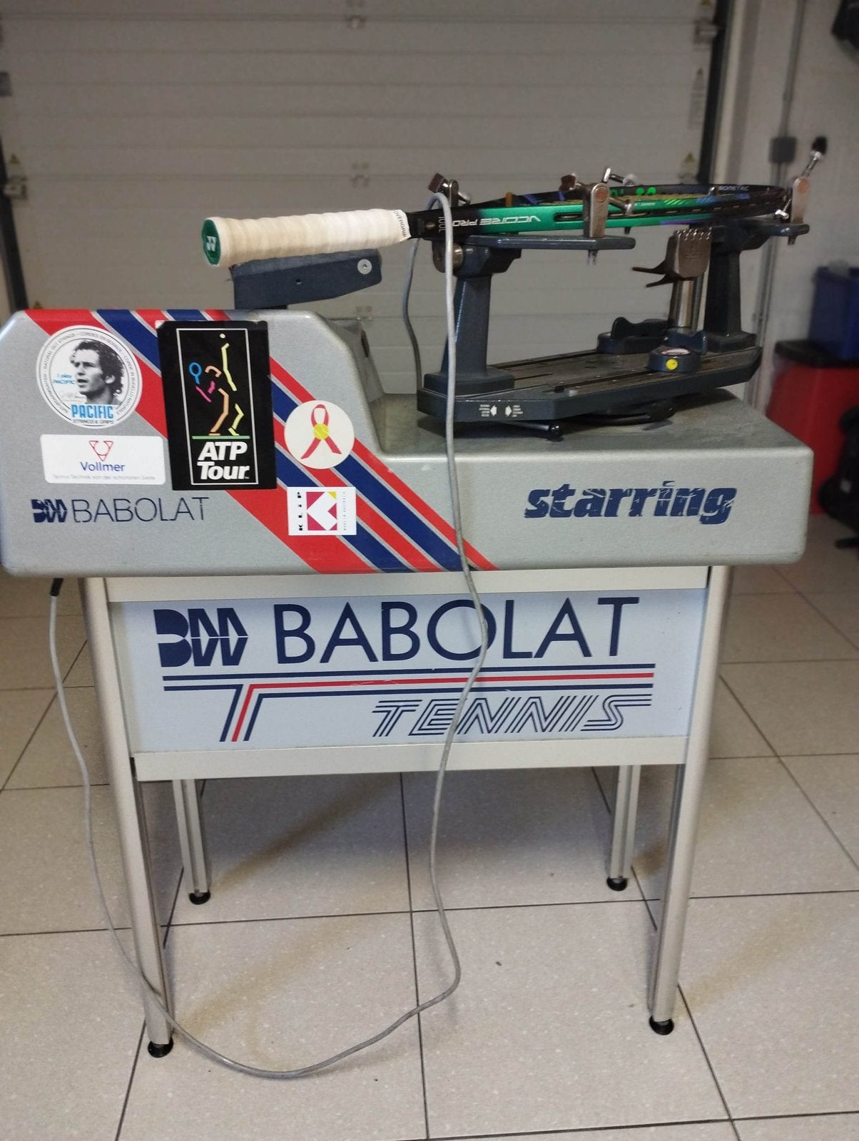 Machine a corder (tennis), Sport en Fitness, Ophalen, Zo goed als nieuw, Babolat