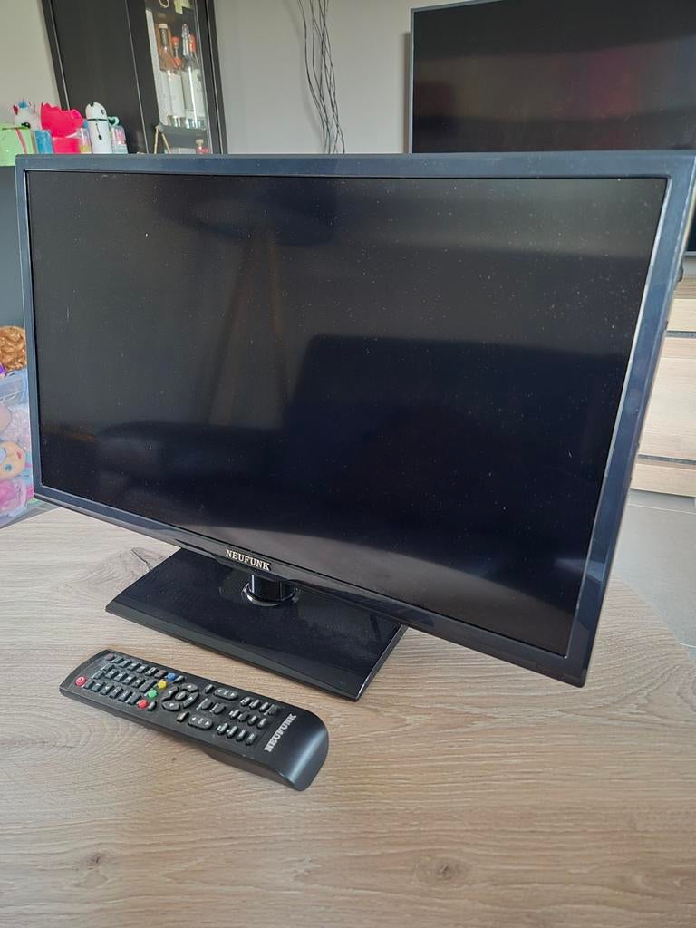 TV NEUFUNK 24 pouces LED HD LCD (NK24H4HD), Zo goed als nieuw, Minder dan 40 cm, LCD