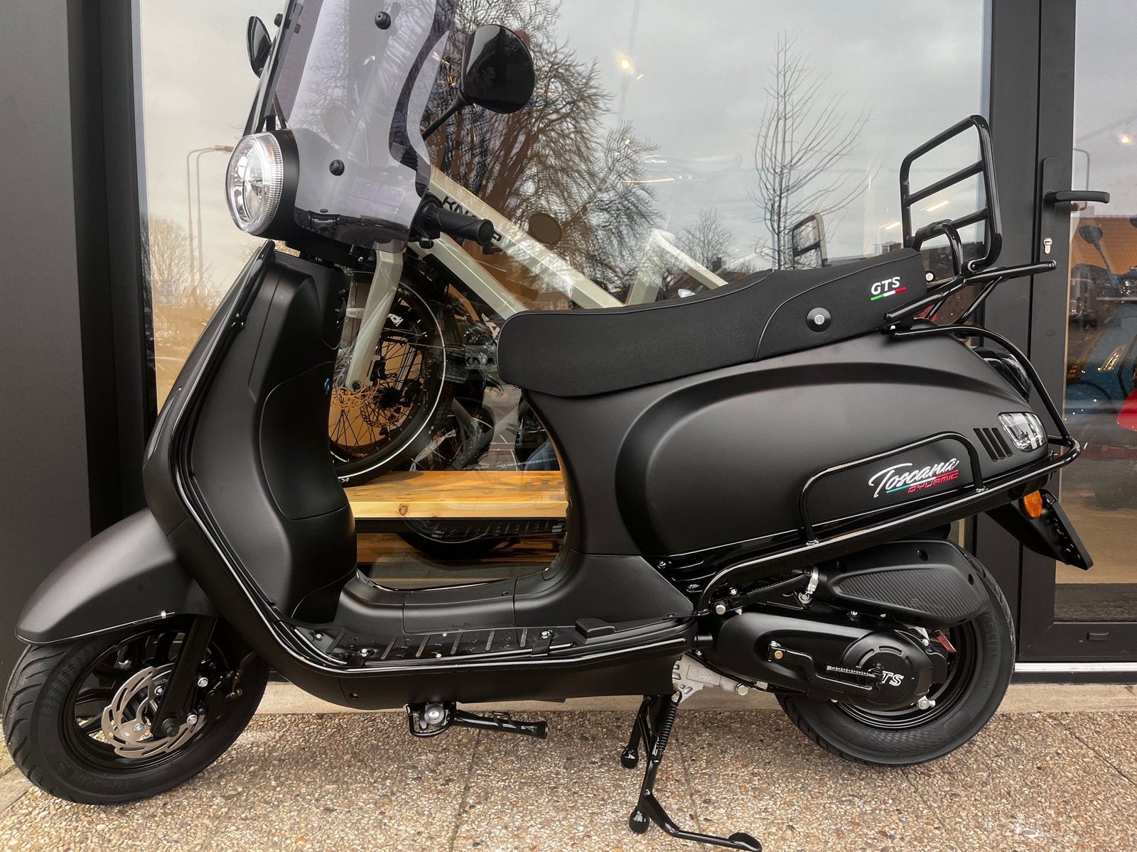 Zwarte toscana, Vélos & Vélomoteurs, Scooters | Marques Autre, Enlèvement, Comme neuf