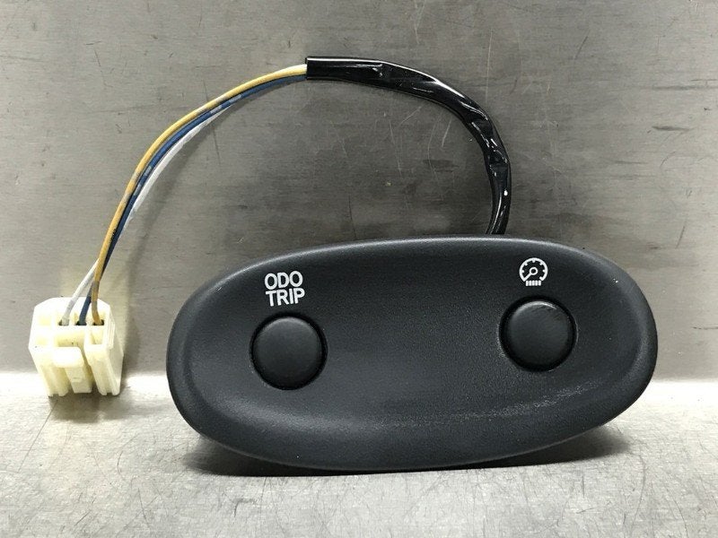 COMMUTATEUR DIVERS Toyota Yaris (P1) (|1454D03|), Dhr. M. Roggen, Toyota, Stadsweg 37 37
9917 PV  WIRDUM GR., NL, Utilisé