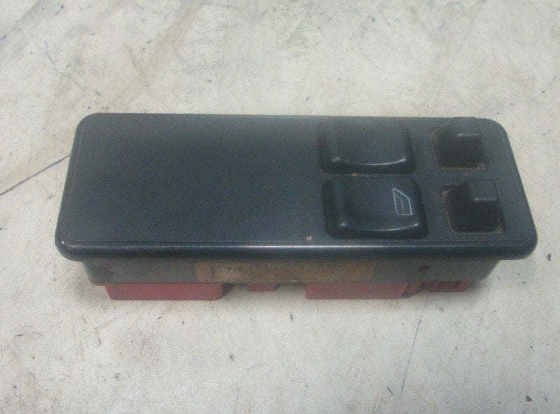 INTERRUPTEUR D'ALIMENTATION VITRE AVANT GAUCHE Volvo 940 II, Info@volvocars.com, Volvo Car Germany GmbH, Siegburger Straße 229
50679  Köln, DE