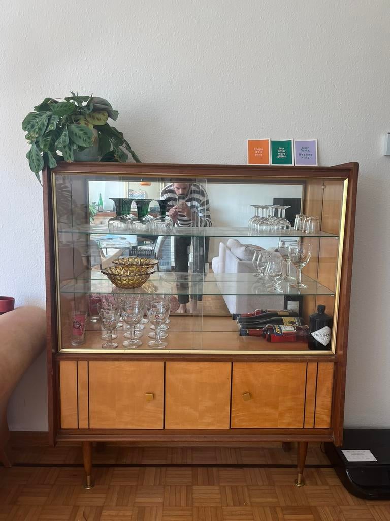 Retro drankkast, Ophalen