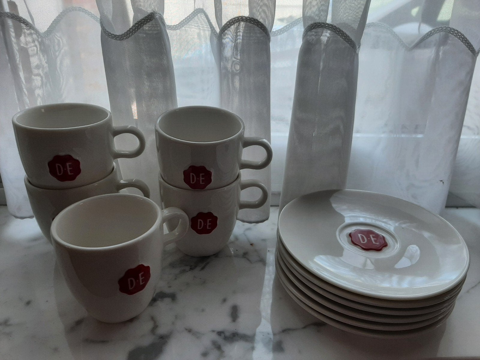 Service à café Douwe Egberts 5 sachets + 6 soucoupes, Enlèvement ou Envoi, Porcelaine