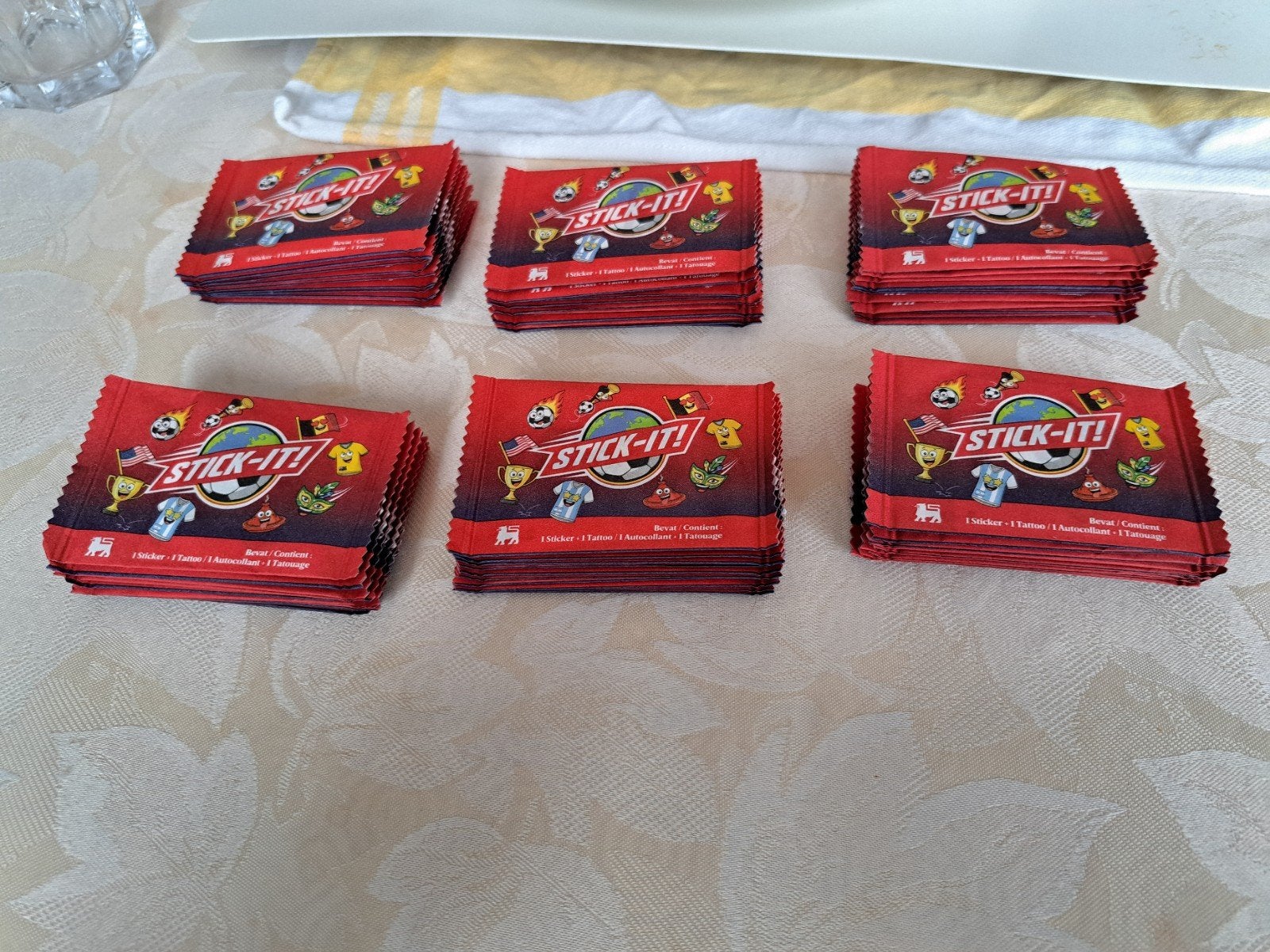 60 ongeopende zakjes STICK-IT in perfecte staat, Verzamelen, Supermarktacties, Ophalen