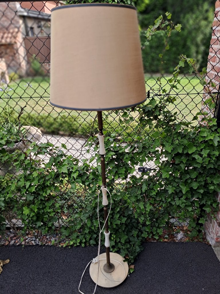 lampe sur pied, Enlèvement