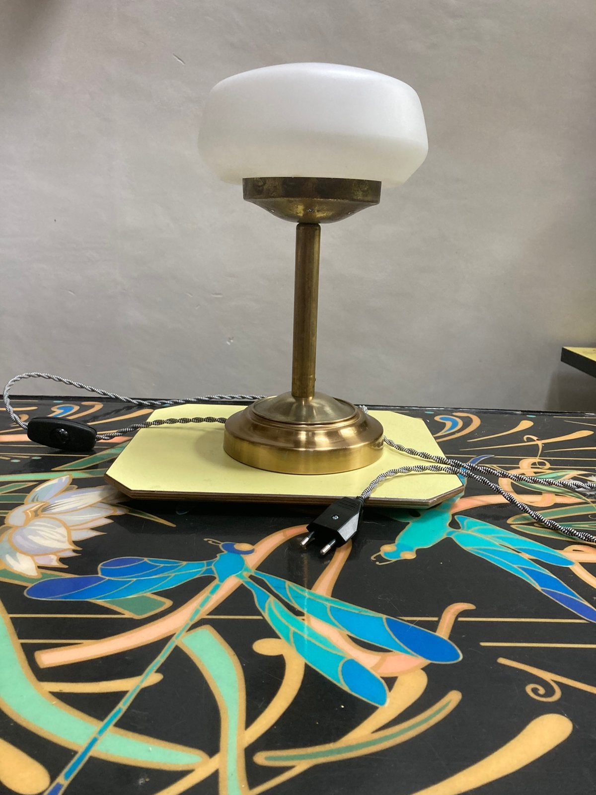 Art deco style brass opaline lamp, Ophalen of Verzenden