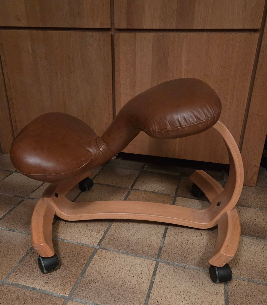 Ergonomische Kniestoel / Kniekruk tegen rugkkachten, Ophalen, Zo goed als nieuw, Hout