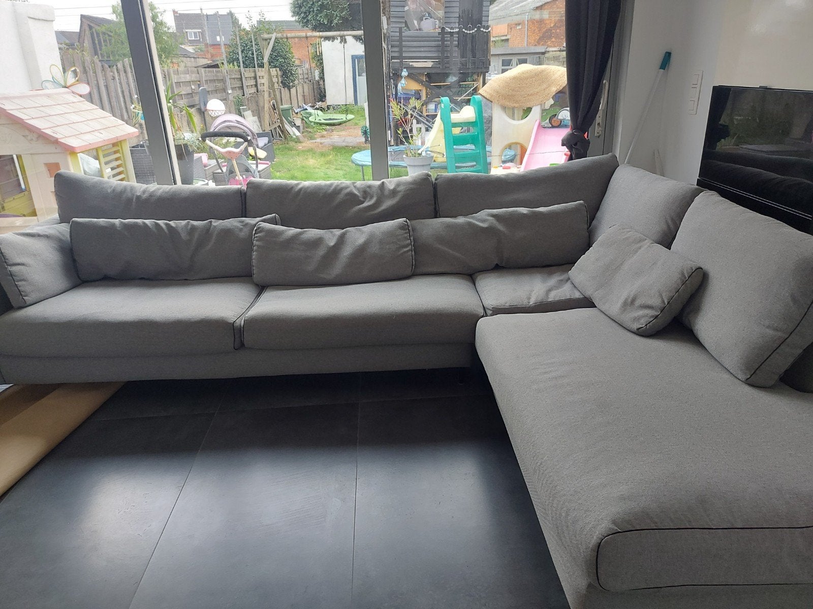 Hoek salon met brede lounge in goede staat, Ophalen