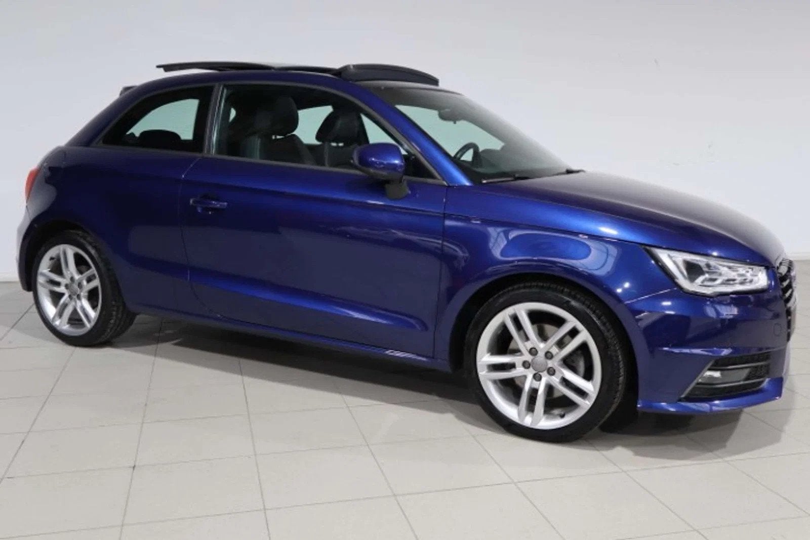 Audi A1 A1 1.0 TFSI Sport (bj 2017), Auto's, 4 zetels, 95 pk, Blauw, Leder